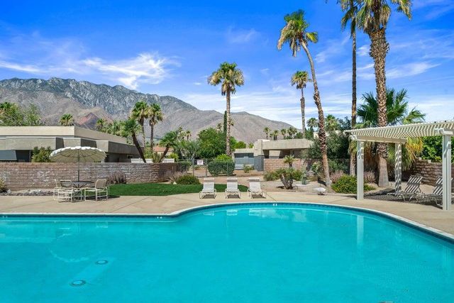 2901 Sunflower Circle W, Palm Springs, CA 92262
