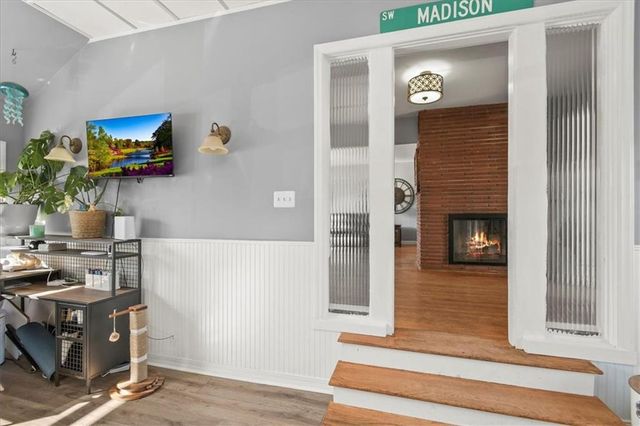 660 E Red Road, Independence, MO 64055