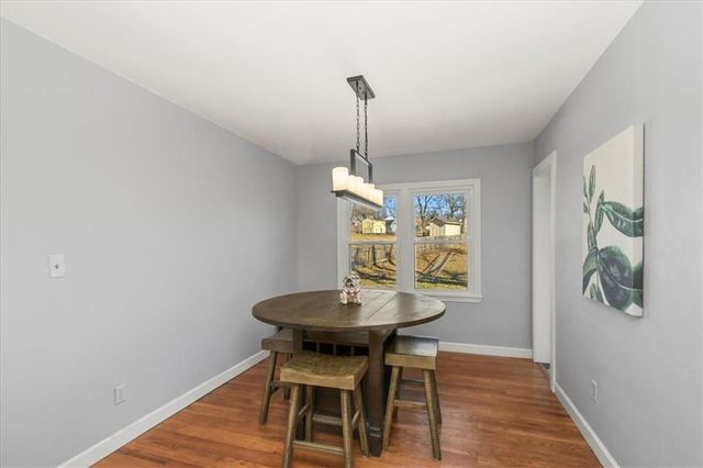 660 E Red Road, Independence, MO 64055