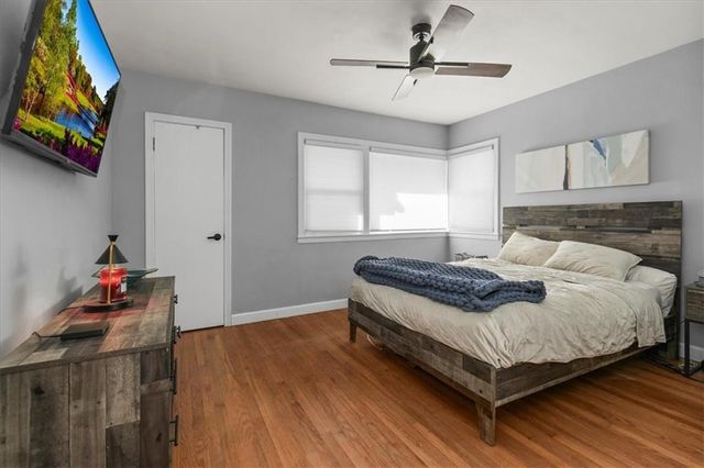 660 E Red Road, Independence, MO 64055