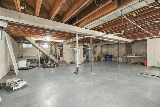 660 E Red Road, Independence, MO 64055