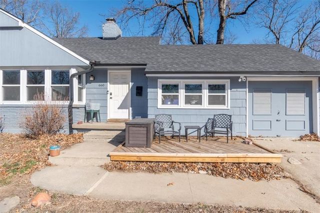 660 E Red Road, Independence, MO 64055