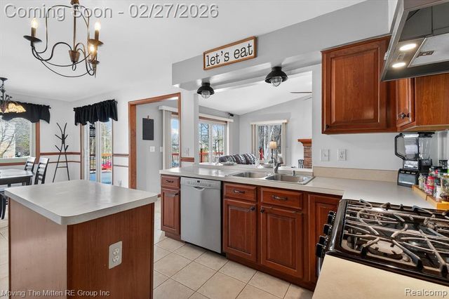 2859 Doncaster Drive, Canton, MI 48188