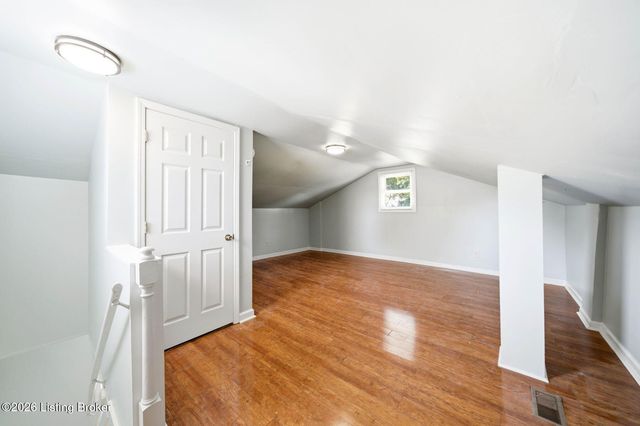 1049 Dixon Ave 2, Louisville, KY 40217