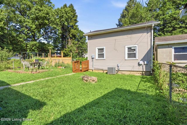 1049 Dixon Ave 2, Louisville, KY 40217