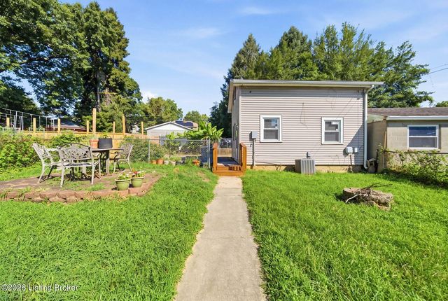 1049 Dixon Ave 2, Louisville, KY 40217