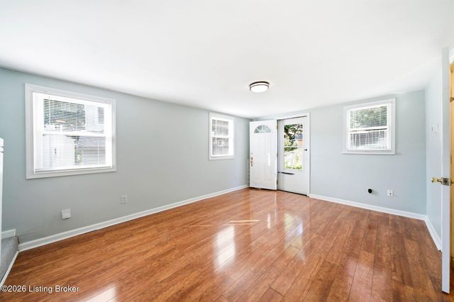 1049 Dixon Ave 2, Louisville, KY 40217