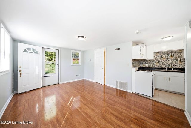 1049 Dixon Ave 2, Louisville, KY 40217