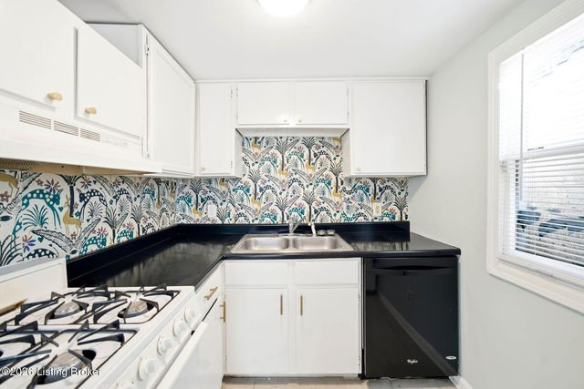 1049 Dixon Ave 2, Louisville, KY 40217