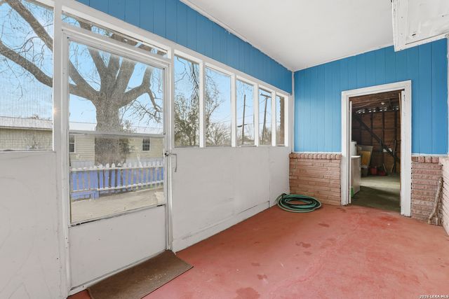 500 N texas, Nixon, TX 78140