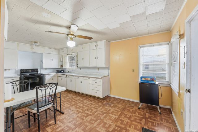 500 N texas, Nixon, TX 78140