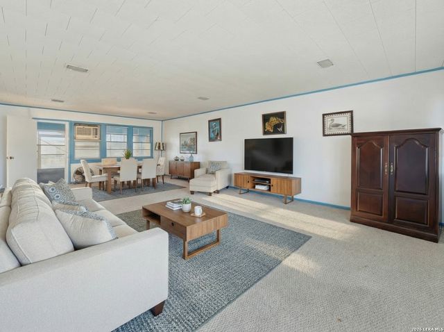 500 N texas, Nixon, TX 78140