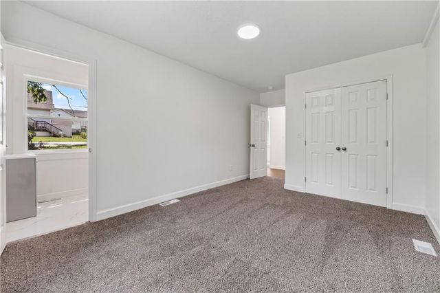 5851 Barnes Avenue, Kansas City, MO 64119