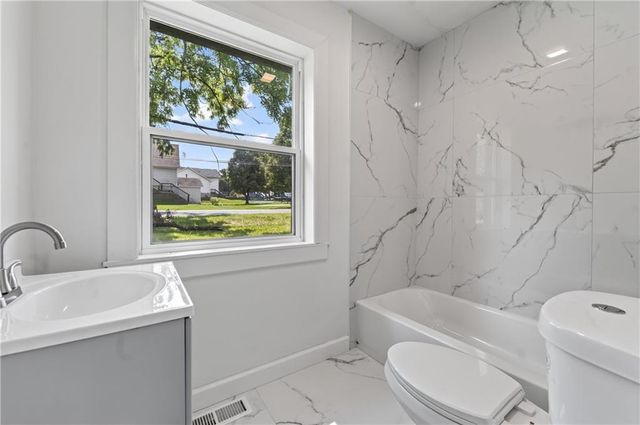 5851 Barnes Avenue, Kansas City, MO 64119
