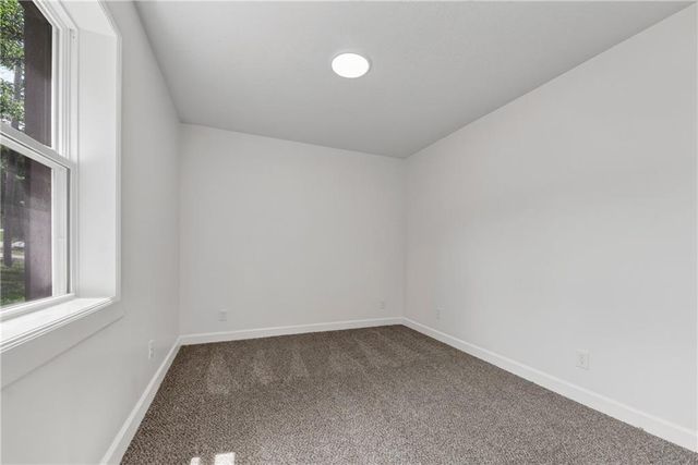 5851 Barnes Avenue, Kansas City, MO 64119