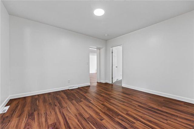 5851 Barnes Avenue, Kansas City, MO 64119