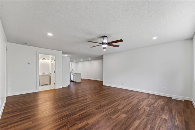 5851 Barnes Avenue, Kansas City, MO 64119