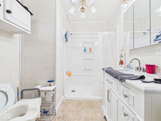 2103 E Yale Avenue, Muncie, IN 47303