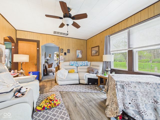2103 E Yale Avenue, Muncie, IN 47303