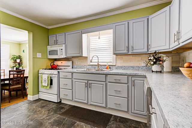 527 S Park Rd, Louisville, KY 40118