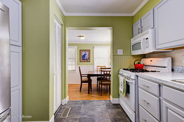 527 S Park Rd, Louisville, KY 40118