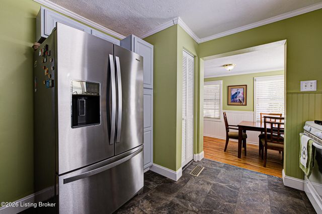 527 S Park Rd, Louisville, KY 40118