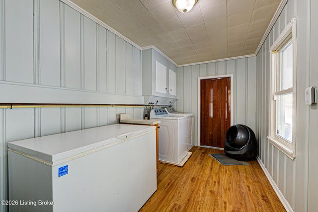 527 S Park Rd, Louisville, KY 40118