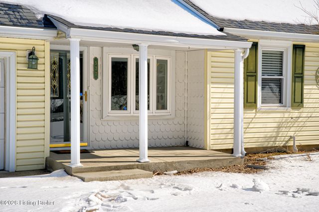 527 S Park Rd, Louisville, KY 40118