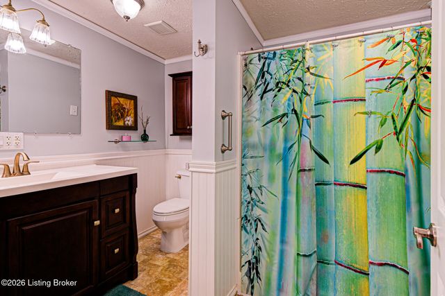 527 S Park Rd, Louisville, KY 40118