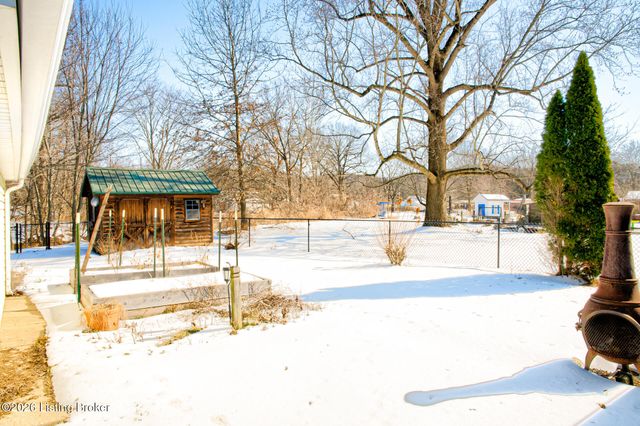 527 S Park Rd, Louisville, KY 40118