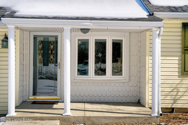 527 S Park Rd, Louisville, KY 40118