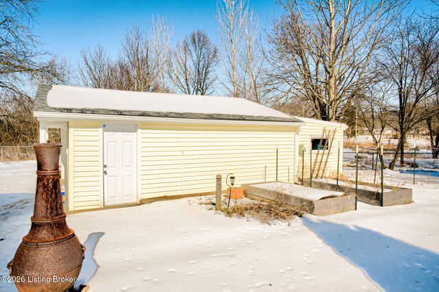 527 S Park Rd, Louisville, KY 40118