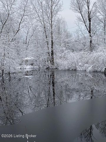 527 S Park Rd, Louisville, KY 40118