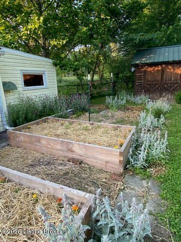 527 S Park Rd, Louisville, KY 40118