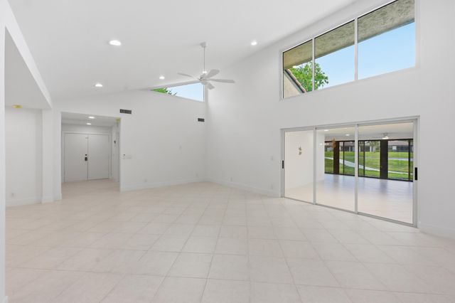 9258 Vista Del Lago A, Boca Raton, FL 33428