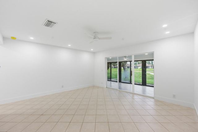 9258 Vista Del Lago A, Boca Raton, FL 33428