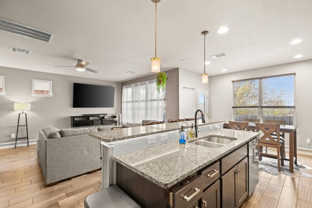 1006 Chad LOOP, Round Rock, TX 78665