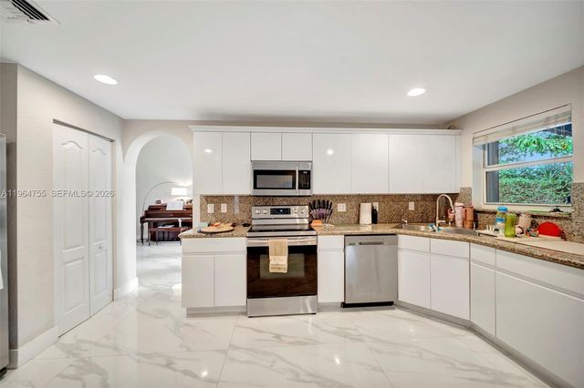 10880 NW 58th Ter 0, Doral, FL 33178