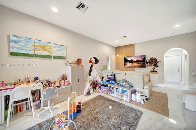 10880 NW 58th Ter 0, Doral, FL 33178