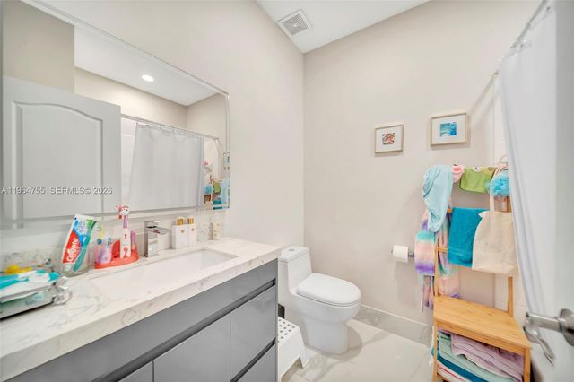 10880 NW 58th Ter 0, Doral, FL 33178