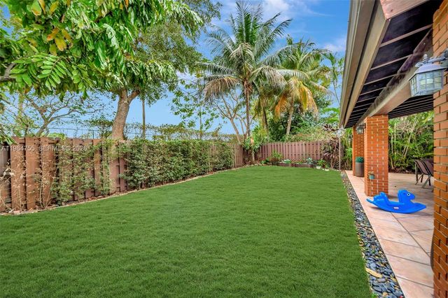 10880 NW 58th Ter 0, Doral, FL 33178