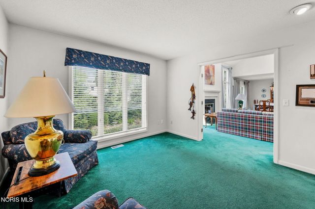 12 Callaway Green, Sylvania, OH 43560