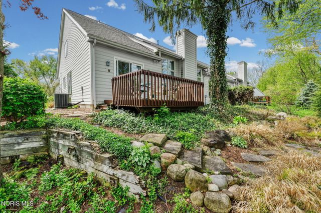 12 Callaway Green, Sylvania, OH 43560