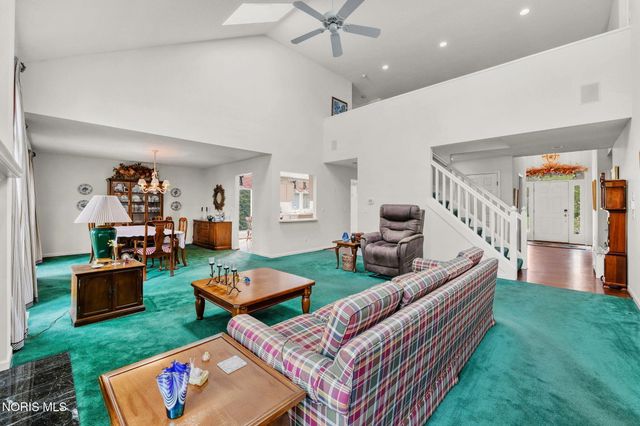 12 Callaway Green, Sylvania, OH 43560