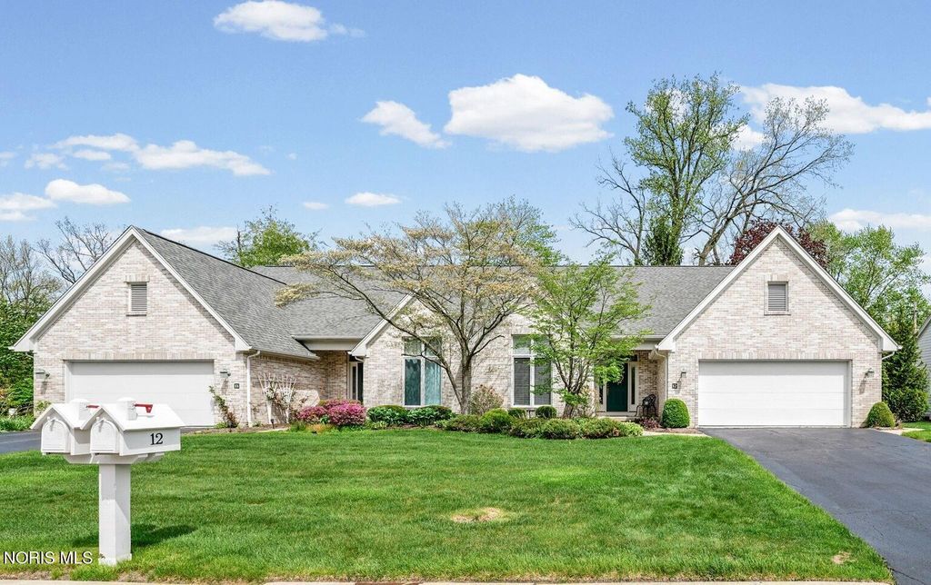 12 Callaway Green, Sylvania, OH 43560