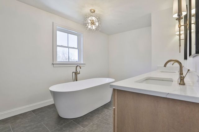 49 Countryside Drive, Brookline, NH 03033