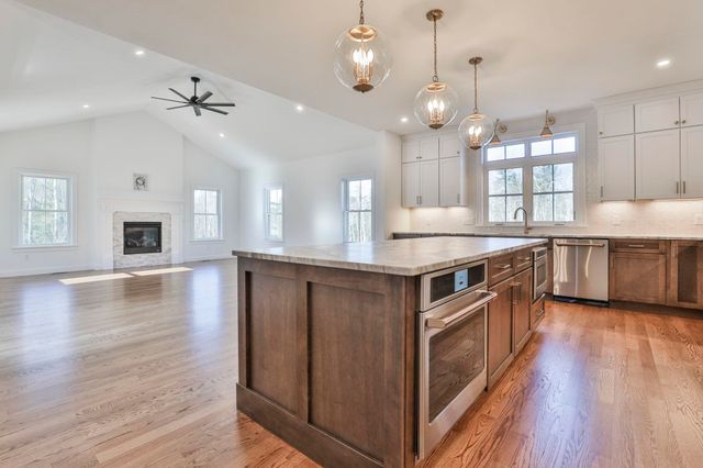 49 Countryside Drive, Brookline, NH 03033