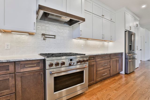 49 Countryside Drive, Brookline, NH 03033
