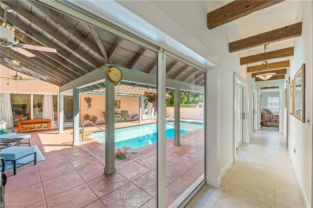 1930 Blackstone CIR, Naples, FL 34109