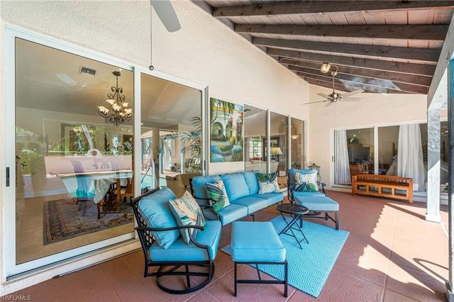 1930 Blackstone CIR, Naples, FL 34109